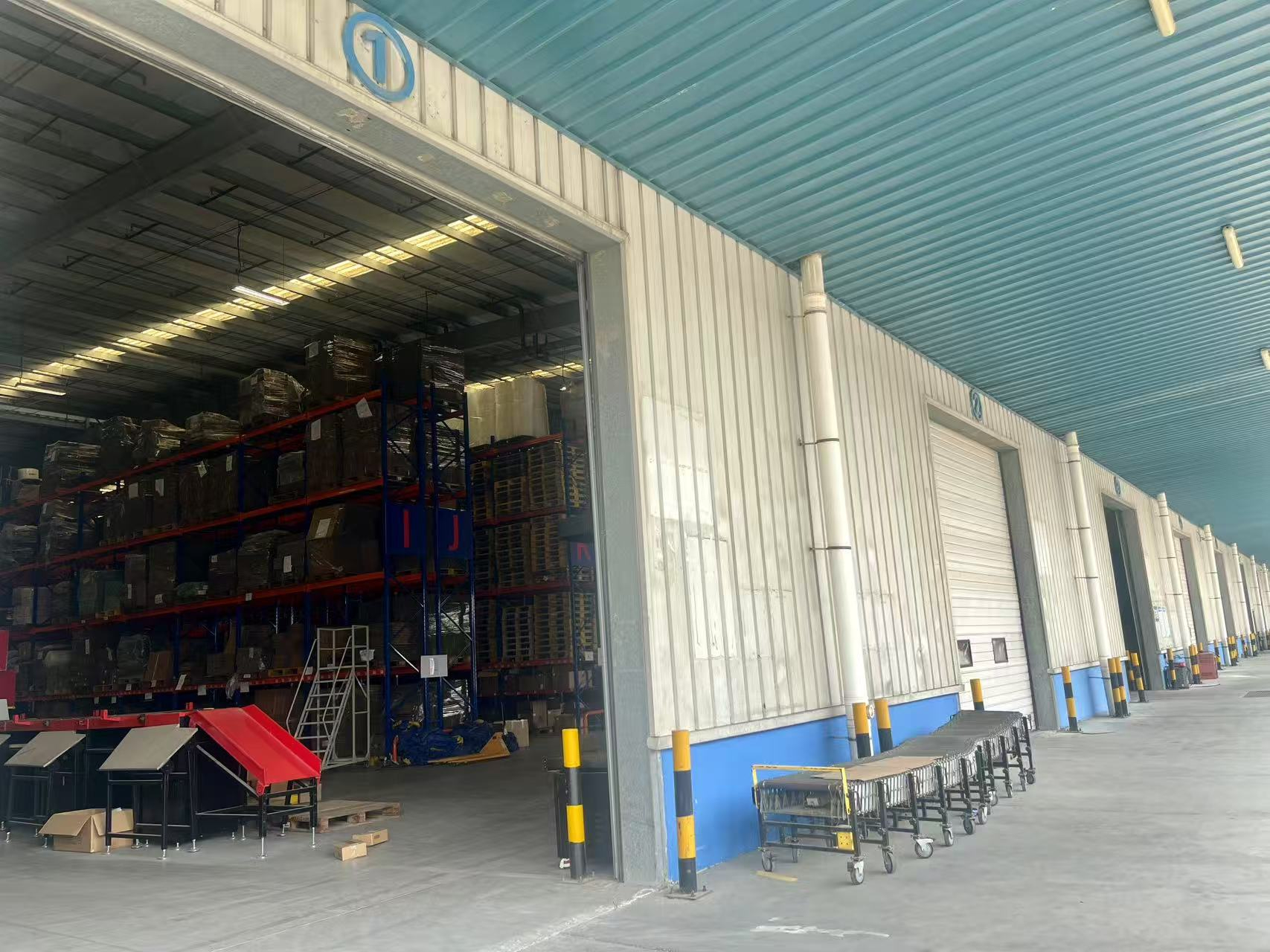 托管仓库交给专业仓，把成本降给利润！百乐博blb上海仓储助力化妆品代理贸易绩飙升